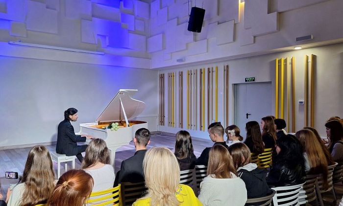 Attēls rakstam: Foto: Pianists Andrejs Osokins pēc emocionāla brauciena uz Ukrainu un solo koncerta Kijivā aicina turpināt atbalstīt Ukrainu