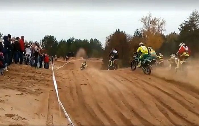 Matīss Karro ieguvis "MX Ādaži" kausu enduro sacīkstēs