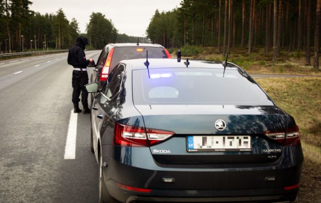 &quot;Lidojums&quot; 161 km/h ātrumā autovadītājam izmaksā 240 eiro