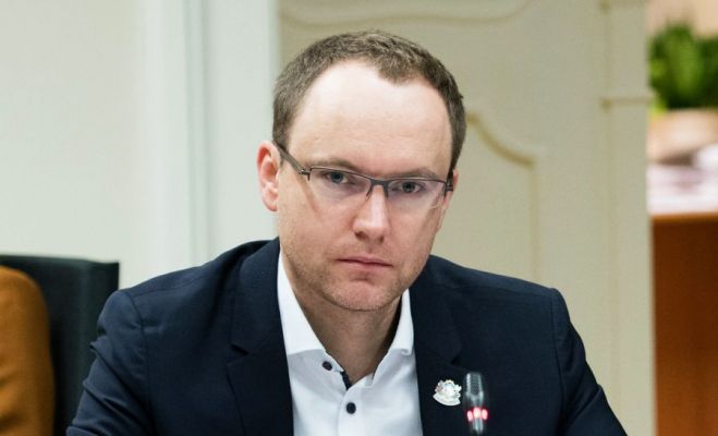 Sociālo un darba lietu komisijas priekšsēdētājs Andris Skride. Foto - Saeimas administrācija
