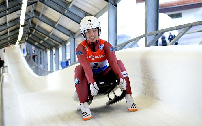 Dāmu konkurencē pirmo reizi karjerā uzvaru Latvijas čempionātā izcīnīja Kendija Aparjode. Foto - Latvijas Kamaniņu sporta federācija