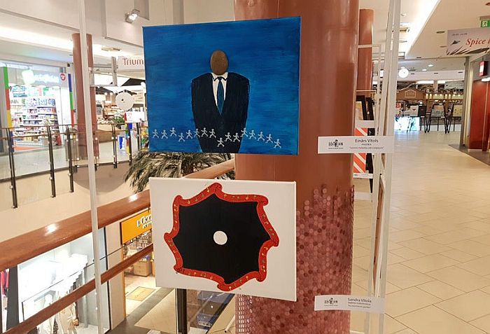 Foto: Tuvojoties mūzikas un mākslas festivālam "Bildes", atklāta izstāde "Nošu raksti"