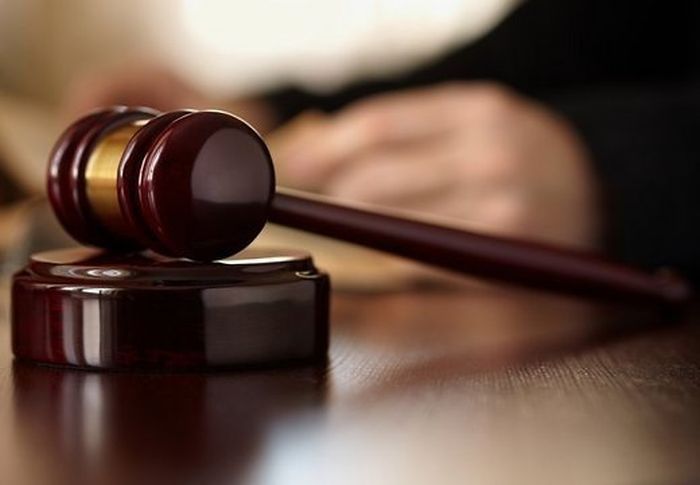 Tiesa atcēlusi Uzņēmumu reģistra lēmumu liegt reģistrāciju organizācijai, kas vēlas izņemt vārdu "dievs" no visiem valsts simboliem