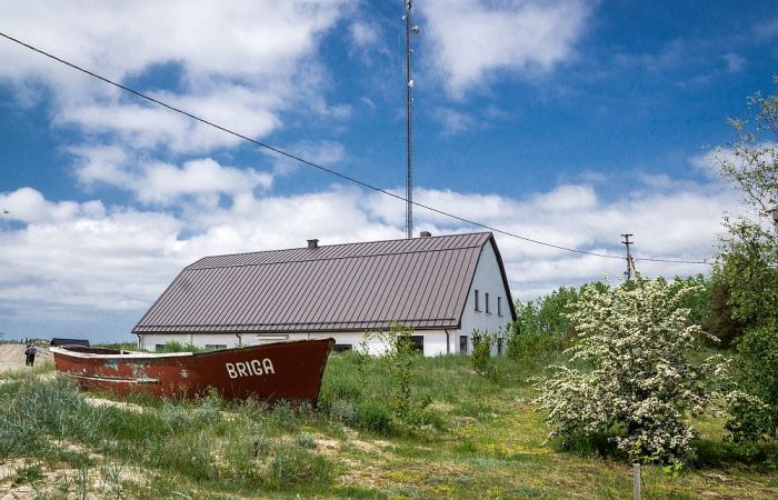 Jaunie pavāri šopavasar reņģi cēla godā Jūrmalciemā – atjaunotajā tīklu šķūnī “Piestātne”. Foto – Valdis Brauns