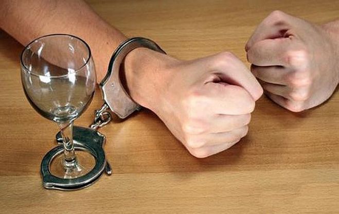 No alkohola atkarības Latvijā cieš katrs desmitais vīrietis