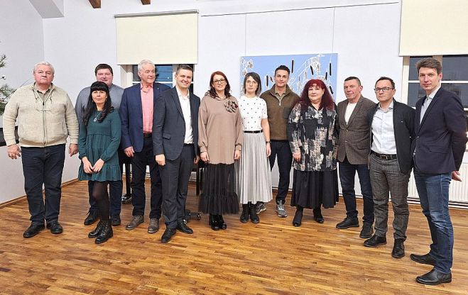 Carnikavas pagasta iedzīvotāju padome, priekšsēdētājs Artūrs Okuņs – piektais no labās. Foto – adazunovads.lv
