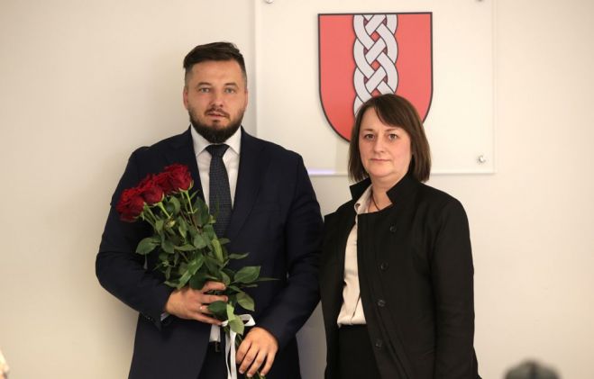 Ropažu novada pašvaldības izpilddirektors – Jānis Belkovskis, Ropažu novada pašvaldības domes priekšsēdētāja Signe Grūbe. Foto - ropazi.lv