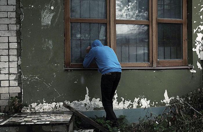 Attēls rakstam: Policija aizturējusi vīrieti par vairāku privātmāju apzagšanu Ķekavas novadā