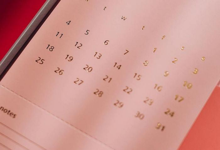 Attēls rakstam: Domnīca aicina Latvijā atteikties no darba dienu pārcelšanas un dubultas samaksas par darbu svētkos