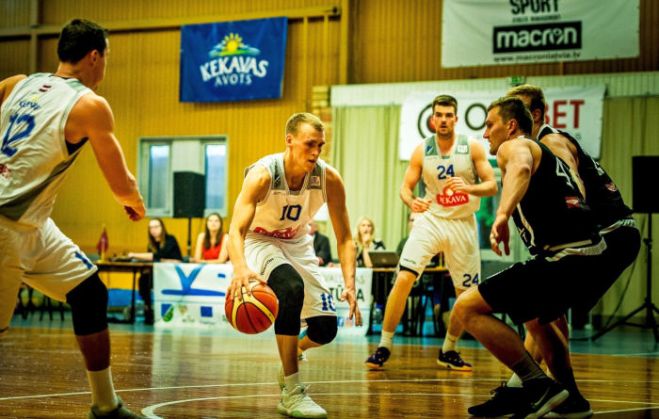 Mieža 38 punkti sekmē Ķekavas basketbolistu uzvaru Rēzeknē