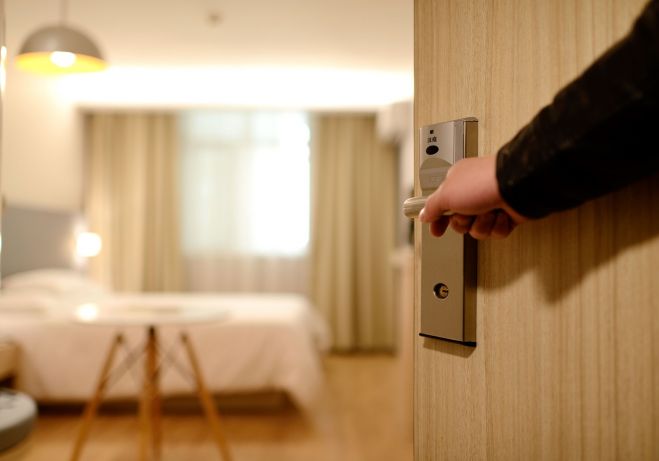 Latvijas tūrisma mītnēs viesu pavadīto nakšu skaits astoņos mēnešos pieaudzis par 8,5%
