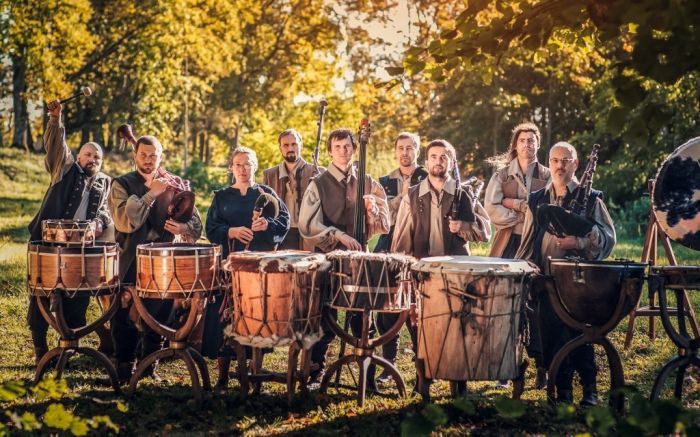 Jūrmalā uzstāsies bungu un dūdu grupa "Auļi"