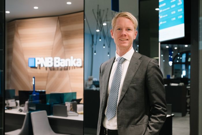 "PNB bankas" valdes priekšsēdētājs Olivers Bramvels.