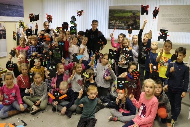 Foto: Siguldas novada bibliotēkā viesojas rakstniece no Islandes