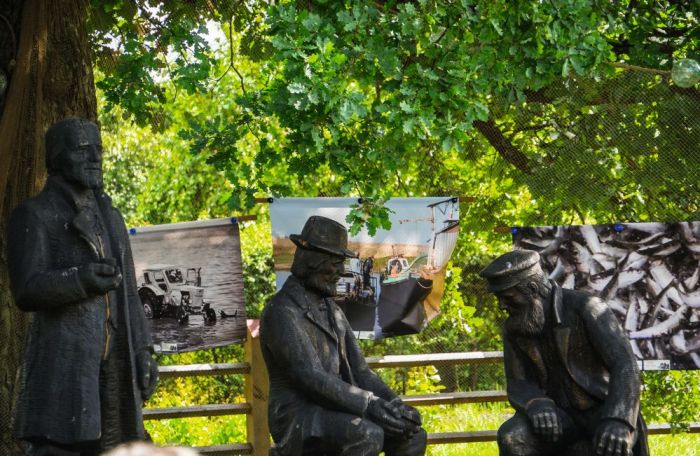 Viedo ciemu projekts tiek realizēts arī Ainažos, kur 1864. gadā trīs vīri lika pamatus Ainažu jūrskolai. Foto – Valdis Brauns