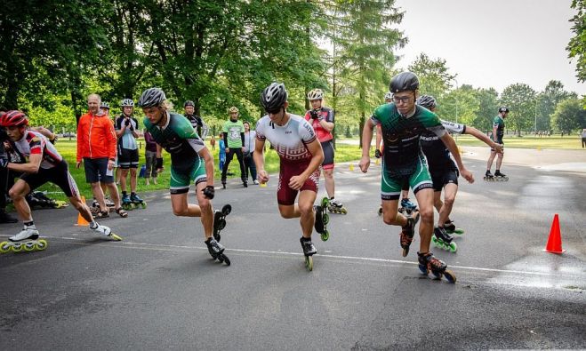 17.VIII Latvijas čempionāts skrituļslidošanā Mežgarciemā