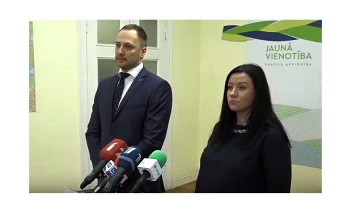 Sandis Ģirģens un labklājības ministres amata kandidāte Ieva Krapāne
