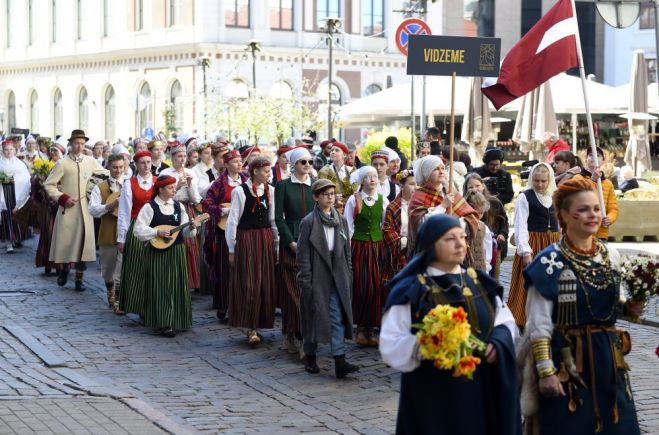 26.VI Tērpu pētnieces Aijas Jansones lekcija "Tautastērpu komplektēšanas pamati" Jaunolainē