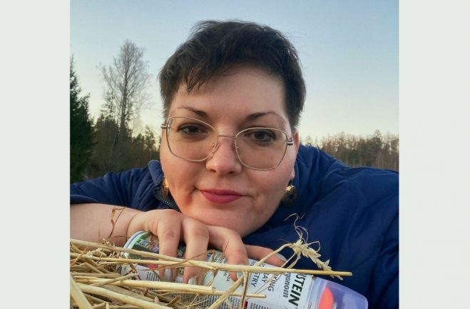 Elizabetes mamma uzsver: “Kad paskatos uz savu meitu un redzu, cik viņa ir spējīga un gudra, tikai savā veidā, es saprotu – viņai nav jāpielāgojas pasaulei, kas nespēj viņu saprast. Ir jārada vieta, kur viņa var attīstīt savas spējas.” Foto – no privātā arhīva