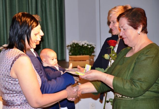 Foto: Sumināti Mārupes novada jaundzimušie un jaunie vecāki