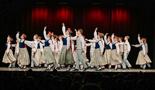 14.XI Deju koncerts &quot;Latvija. Draugi. Mēs&quot; Siguldā