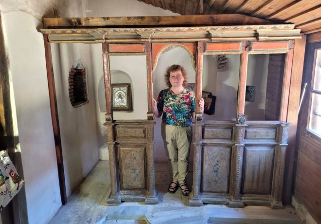 Rīgas Austrumu klīniskās slimnīcas stacionāra “Biķernieki” un Latvijas Infektoloģijas centra kapelāne Kristīne Vanaga. Foto – no privātā arhīva, Ventspils pilsētas pašvaldība, Latvijas Evaņģēliski luteriskā baznīca pasaulē, mākslīgais intelekts