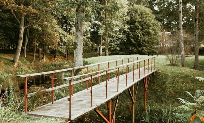 Remberģes muižas parks mūsdienās. Foto - Laura Lazdāne