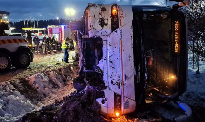 Te redzams autobusa vadītāja Mārtiņa Ķ. noziedzīgās pašpaļāvības rezultāts. Sekas šim noziedzīgajam nodarījumam izrādījās vēl daudz smagākas. Foto – ekrānuzņēmums