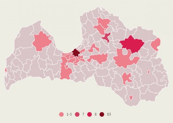 Pašlaik aktīvo Covid-19 saslimšanas gadījumu skaits Latvijas novados. Infografika: LETA 