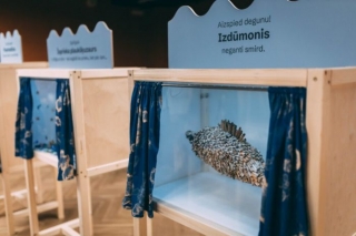 Izstādē Siguldā varēs iepazīt dažādus jūras ļaundarus mākslinieku izpildījumā