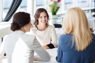 Pētījums: Latvijas sievietēm svarīga finansiālā neatkarība, 38% ir galvenās pelnītājas ģimenē