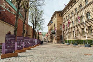 Aicina apmeklēt Latvijas neatkarības atjaunošanas 35.gadadienai veltītu izstādi pie Saeimas nama
