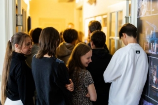 Pētījums: pilsoniskās izglītības saturs vispārējā izglītībā tikai minimāli veicina jauniešu patriotismu