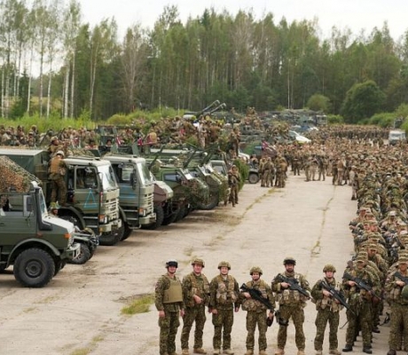 Foto: Zemessargi valsts aizsardzības mācībās "Namejs" demontrē klātbūtni pierobežā