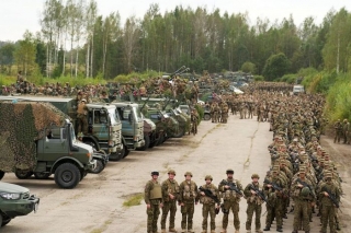 Foto: Zemessargi valsts aizsardzības mācībās "Namejs" demontrē klātbūtni pierobežā