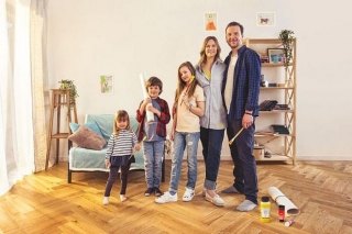 Desmit gadu laikā privāto mājsaimniecību vidējais lielums samazinājies par 11,4%