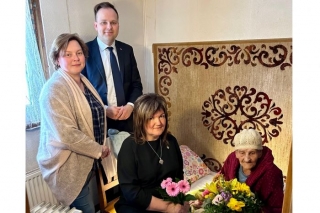 Siguldas novada iedzīvotāju sveic 103 gadu jubilejā