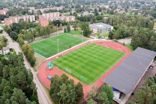 Jūrmalā par 2,5 miljoniem eiro pārbūvēts stadions "Sloka"