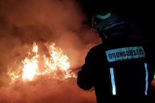 Stopiņu pagastā deviņas stundas dzēsts paaugstinātas bīstamības ugunsgrēks