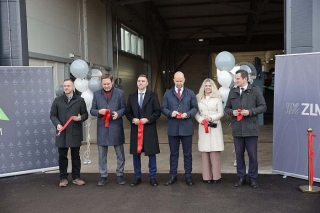 Olainē atklāta finierskaidu ražotne "ZLM Birch"