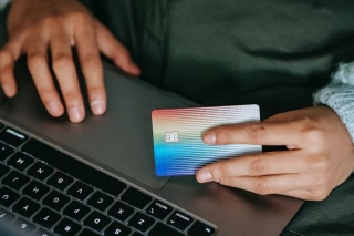 Aptauja: Latvijā 28% iedzīvotāju pēdējo piecu gadu laikā ir izmantojuši patēriņa kredītu