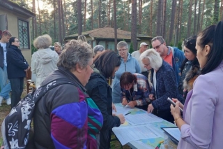 Gaujas ciema iedzīvotāji tiekas un apspriež savā ciemā aktuālos jautājumus