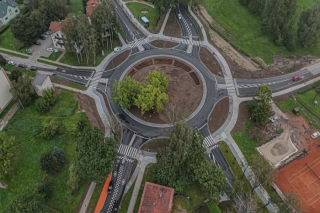 Foto: Siguldas centrā pārbūvēts reģionālā ceļa posms un uzlabota satiksmes drošība