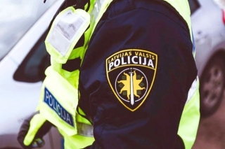 Valsts policija aicina atsaukties aculieciniekus ceļu satiksmes negadījumam Dreiliņos