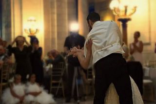 Lasāmgabals. Trīs sievietes un vīrietis