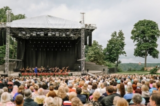 27.VII Solista Jāņa Apeiņa jubilejas koncerts "Jānis Apeinis un opermūzikas zvaigznes" Siguldā