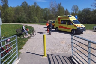 Policija aicina atsaukties aculieciniekus ceļu satiksmes negadījumam Zviedru ielā Salaspilī