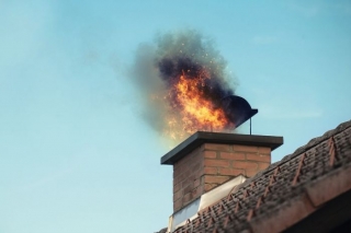 Jūrmalā un Allažu pagastā dzēsti dzīvojamo ēku dūmvadā degoši sodrēji