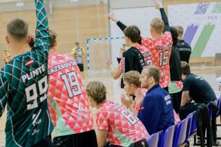 Mājas spēlēs Salaspilī handbolistiem uzvara, handbolistēm neveiksme