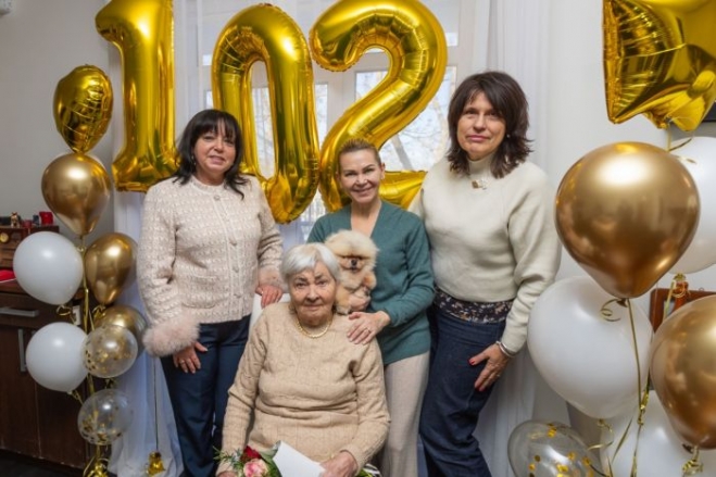 Jūrmalnieci sveic 102. dzimšanas dienā